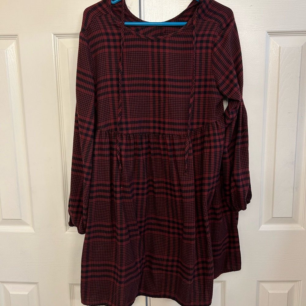Plaid red flowy dress